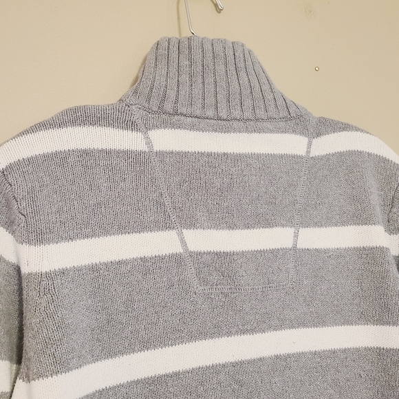 American Eagle | Women's Gray Striped Quarter Zip-Up Sweater (Size Medium) - Picture 12 of 13